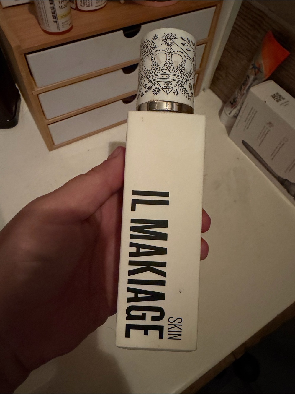 IL MAKIAGE Skin Primer - Cream White Bottle with Black Text